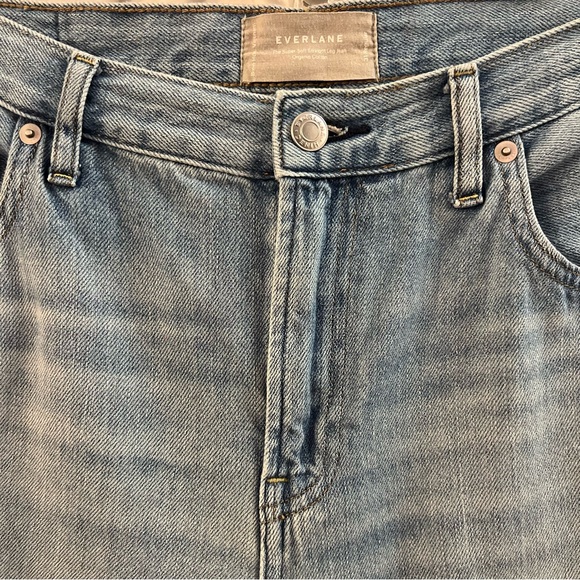EVERLANE JEANS, Women’s Sz 31 Reg., Blue Lt. Wash Super-Soft Straight Leg Jeans. - Picture 4 of 13
